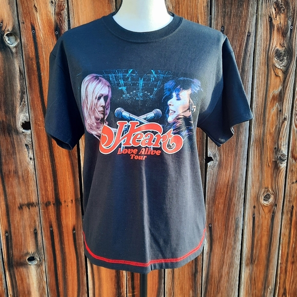 Heart Tops - Heart Anne Nancy Wilson 2019 Love Alive Tour Graphic Band T Shirt Black M